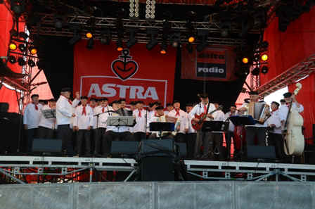 2012-05-12_HH-Hafengeb-ASTRA-Bühne